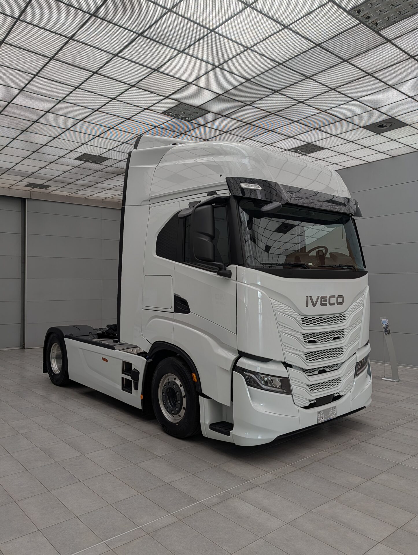 IVECO S-Way AS440
