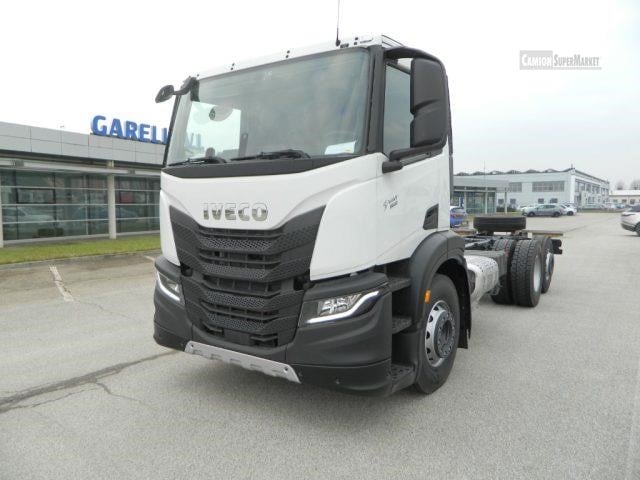 IVECO S-Way AD260